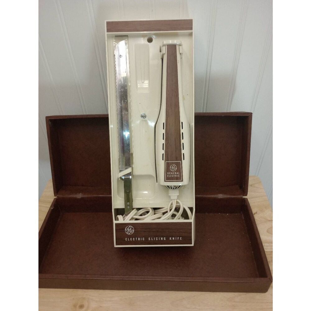 Vintage general electric, G.E electric carving knife in case. Tested, works